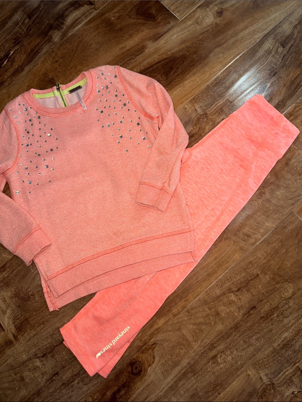 Vineyard vines leggings and poof girl top from von maur both size 4